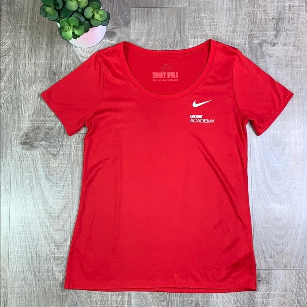 NWOT Nike Dri-Fit Lifetime Academy Red Scoop Neck Short Sleeve T-Shirt